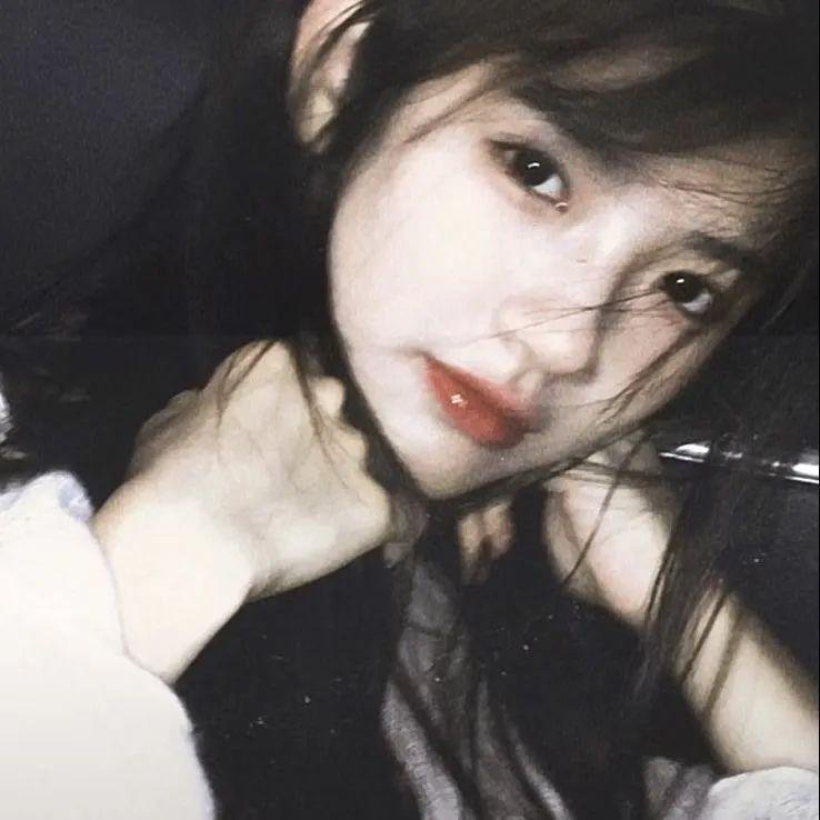 穿着旗袍的女孩